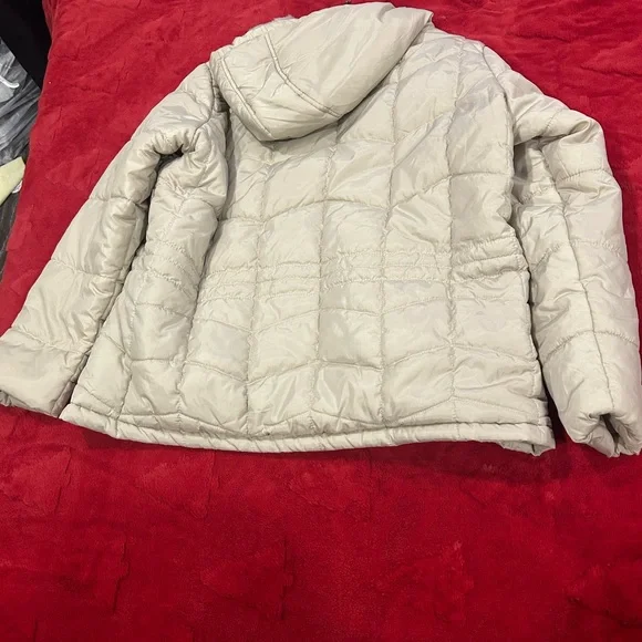 U.S. Polo Assn. Off-White Puffer Jacket - Picture 4 of 8